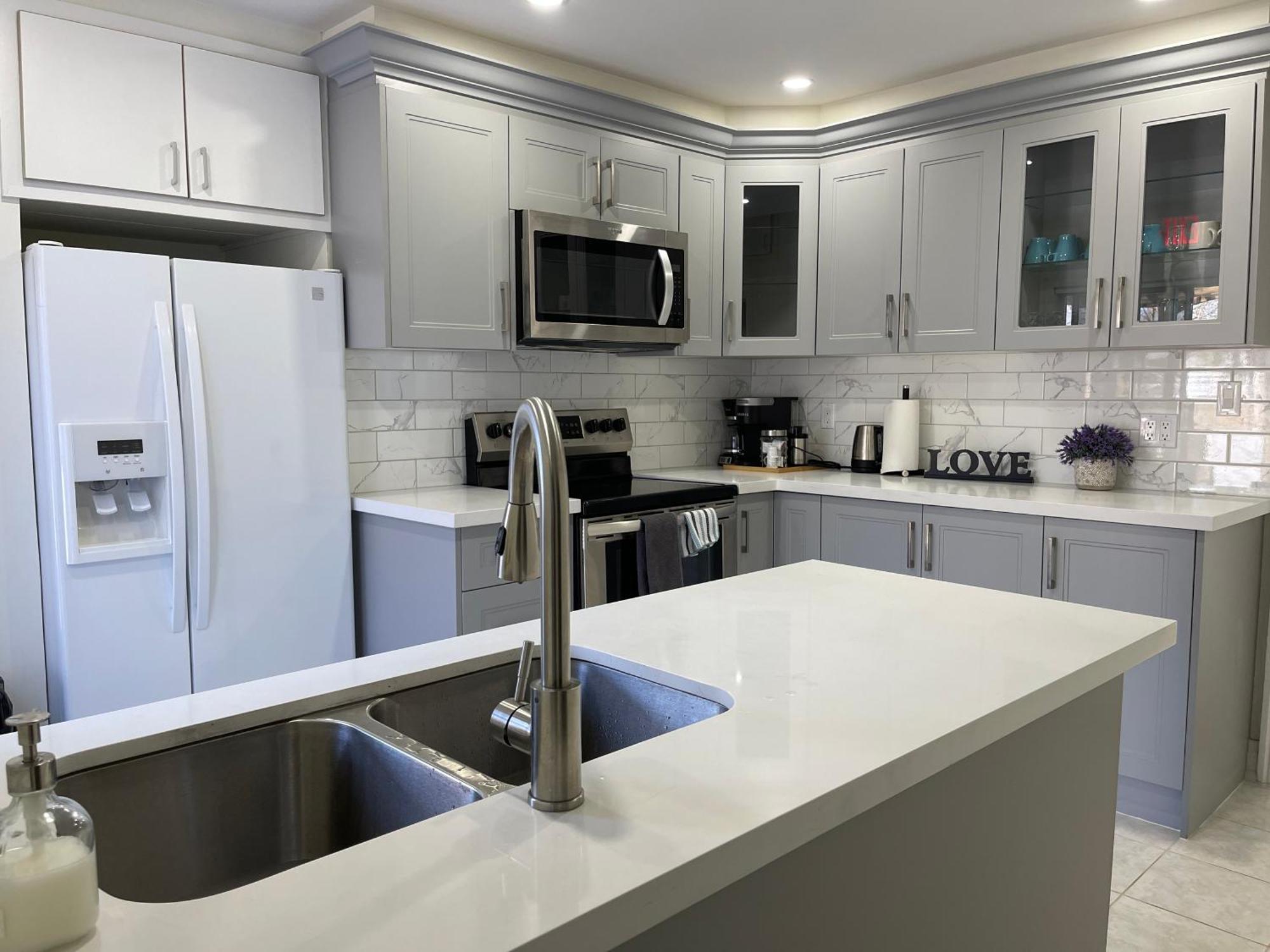 Luxury Cottage With King Bed Private Yard Bbq Deck Gazebo-4 Minutes To The Falls Niagara Falls Exterior photo